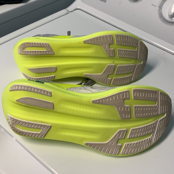 BROOKS - Picture 5 of 9